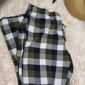 Free with 2+ bundle Croft & Barrow plaid pj pants